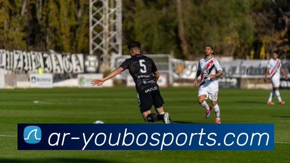 足球比赛中裁判的数量及其在比赛中的重要角色分析